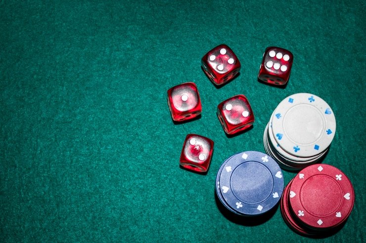 Multi-player Domino QQ lobby table with rotating banker on mpo100 login
